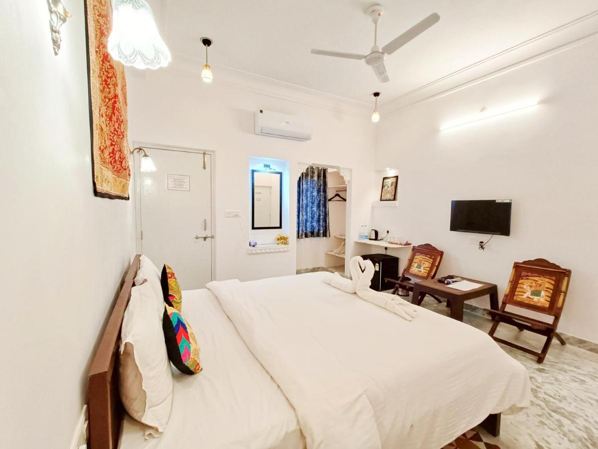 Prakash Ji'S Haveli -Luxurious Lakeside Retreat- 호텔 우다이푸르 외부 사진