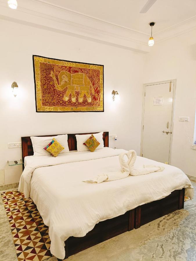 Prakash Ji'S Haveli -Luxurious Lakeside Retreat- 호텔 우다이푸르 외부 사진