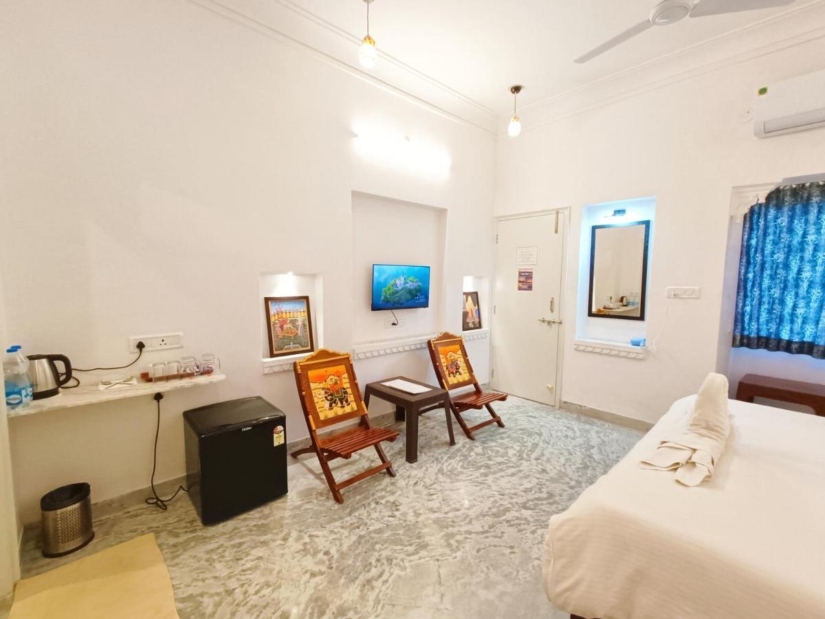 Prakash Ji'S Haveli -Luxurious Lakeside Retreat- 호텔 우다이푸르 외부 사진