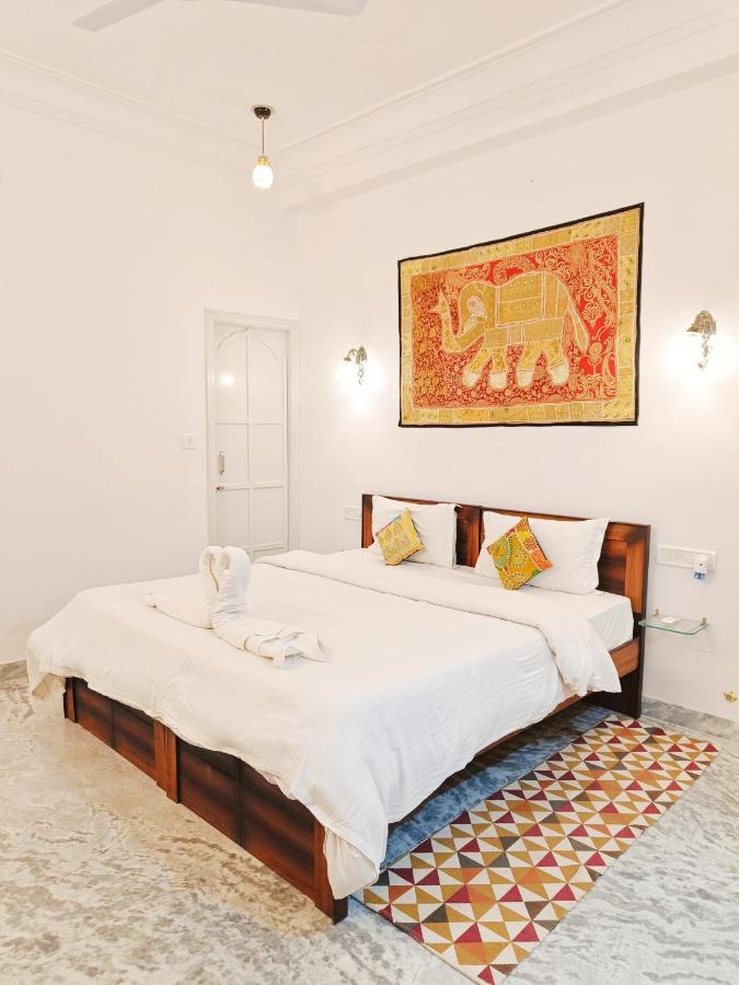 Prakash Ji'S Haveli -Luxurious Lakeside Retreat- 호텔 우다이푸르 외부 사진